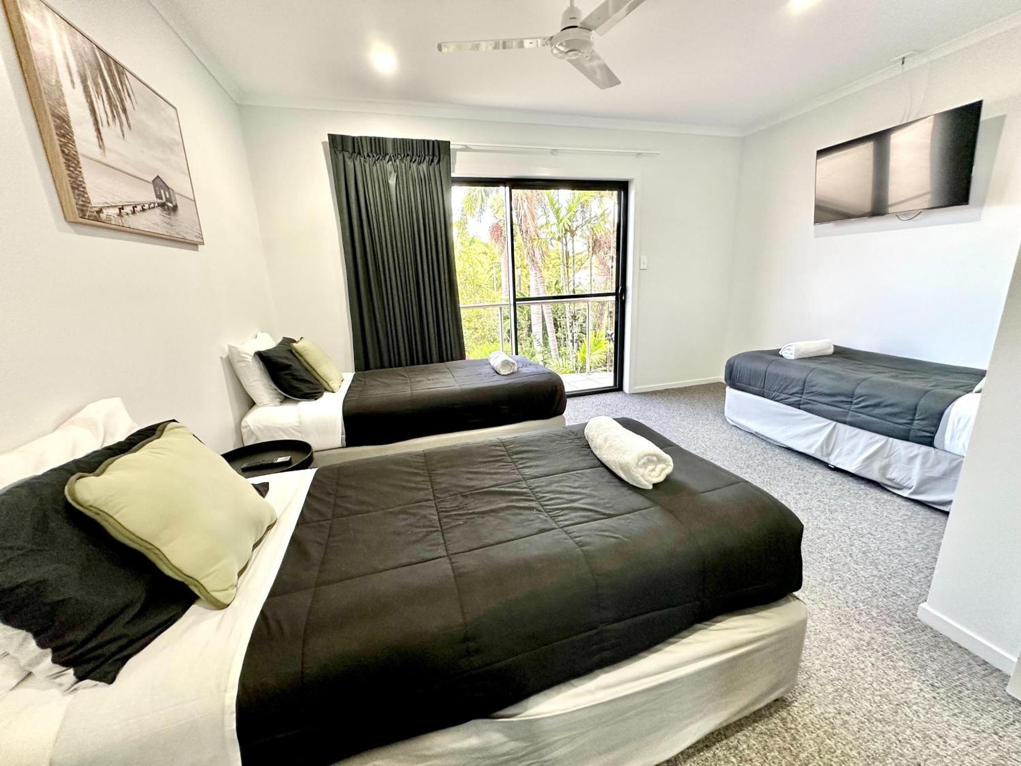 Lucinda Hinchinbrook Resorts Management Pty Ltd מראה חיצוני תמונה